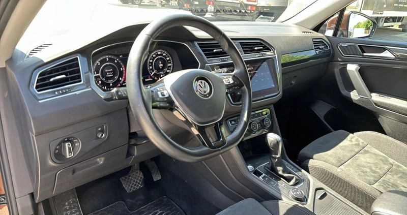 Volkswagen Tiguan cena 128800 przebieg: 122499, rok produkcji 2018 z Szepietowo małe 407